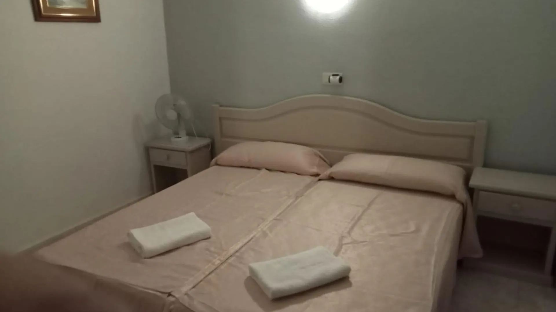 Hostal Caste Lloret de Mar 0*,